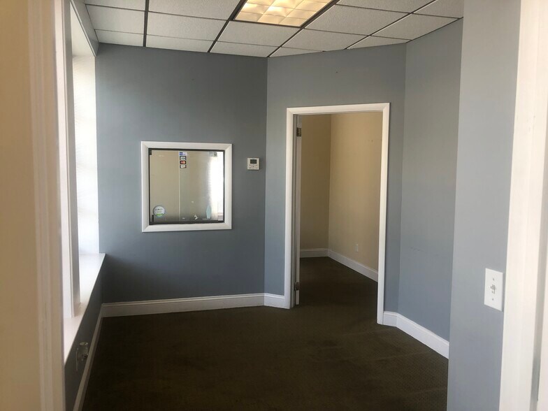 48 Essex St, Millburn, NJ à louer - Photo du bâtiment - Image 2 de 11