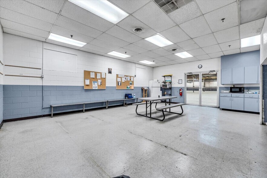 650 Frith Dr, Ridgeway, VA à louer - Photo intérieure - Image 2 de 42