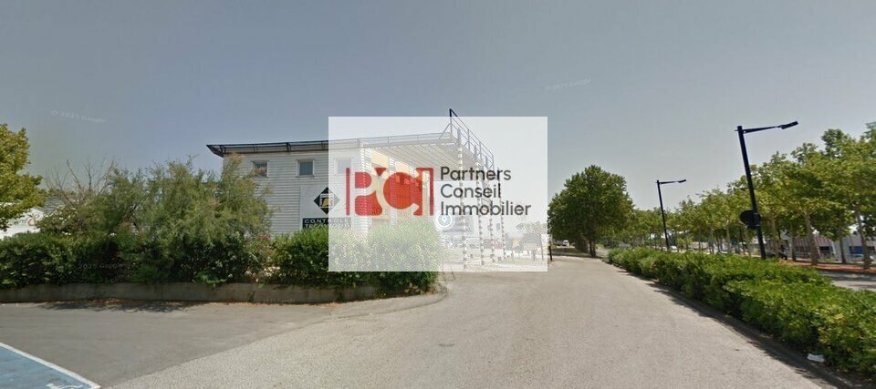 Retail in Nîmes for lease - Building Photo - Image 2 of 2