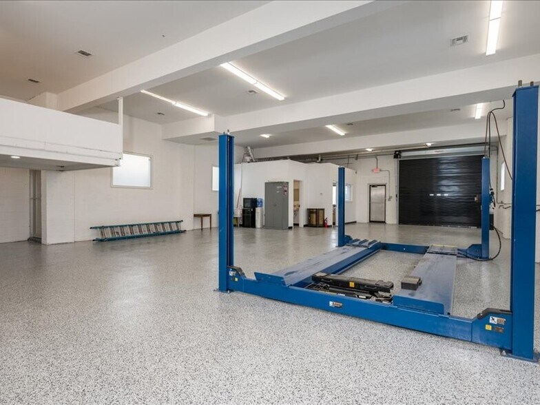 28 Willowdale Ave, Port Washington, NY à louer - Photo du bâtiment - Image 2 de 5