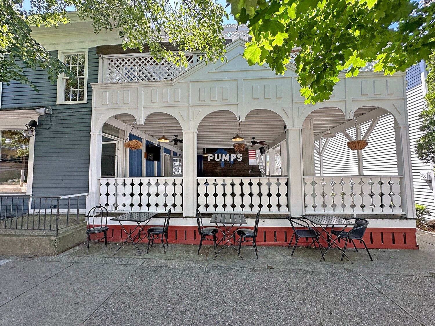 202 Butler St, Saugatuck, MI à vendre Photo du bâtiment- Image 1 de 1