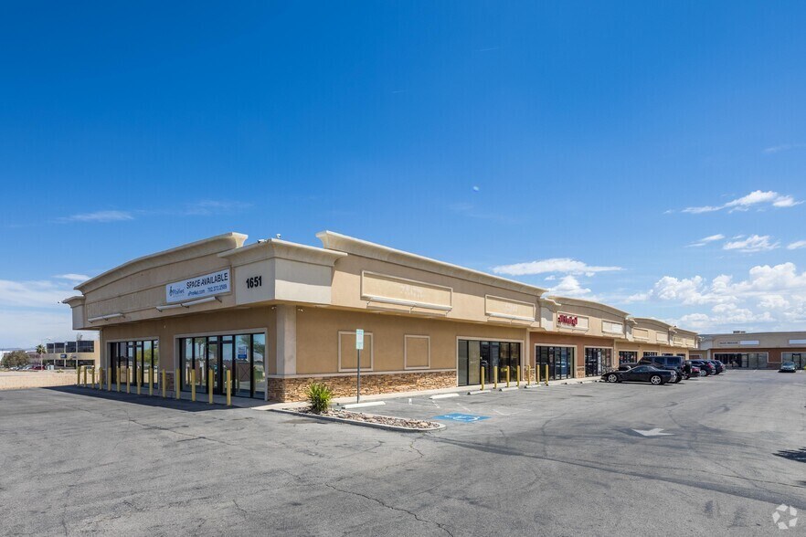 1651 E Sunset Rd, Las Vegas, NV à louer - Photo du bâtiment - Image 2 de 7
