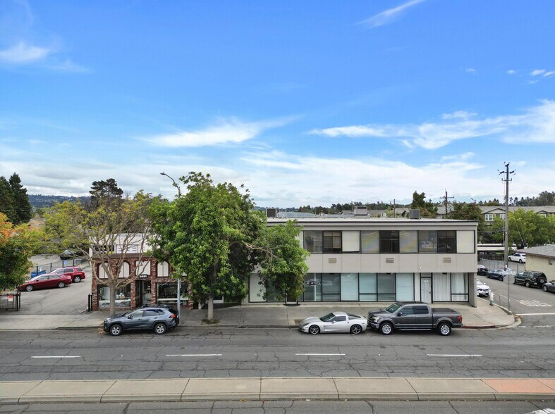 2811 Castro Valley Blvd, Castro Valley, CA à vendre - Photo du bâtiment - Image 2 de 52