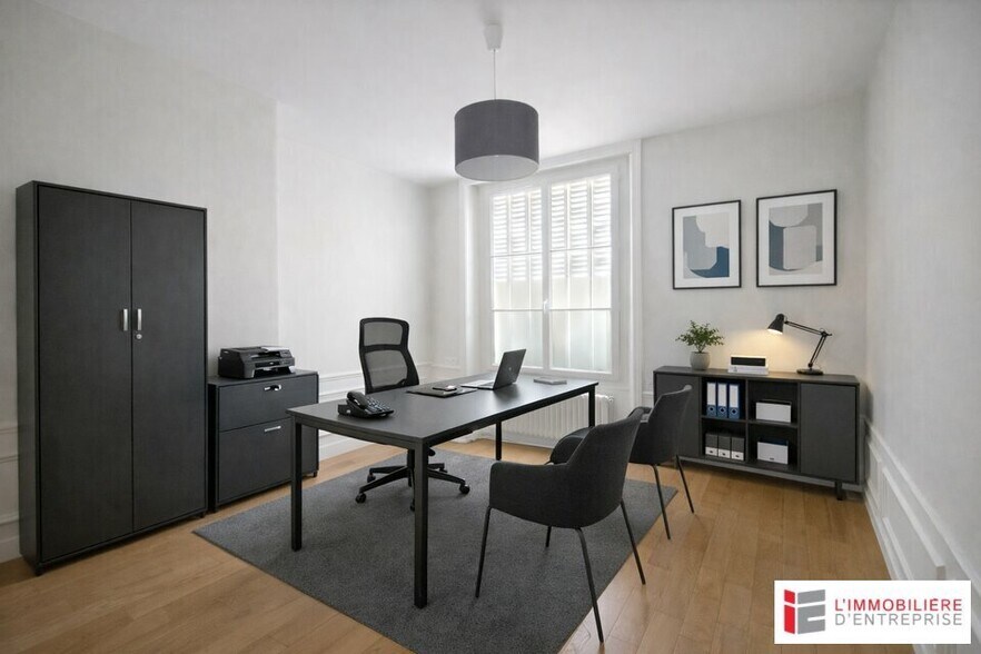 Office in Rennes for lease - Interior Photo - Image 1 of 6