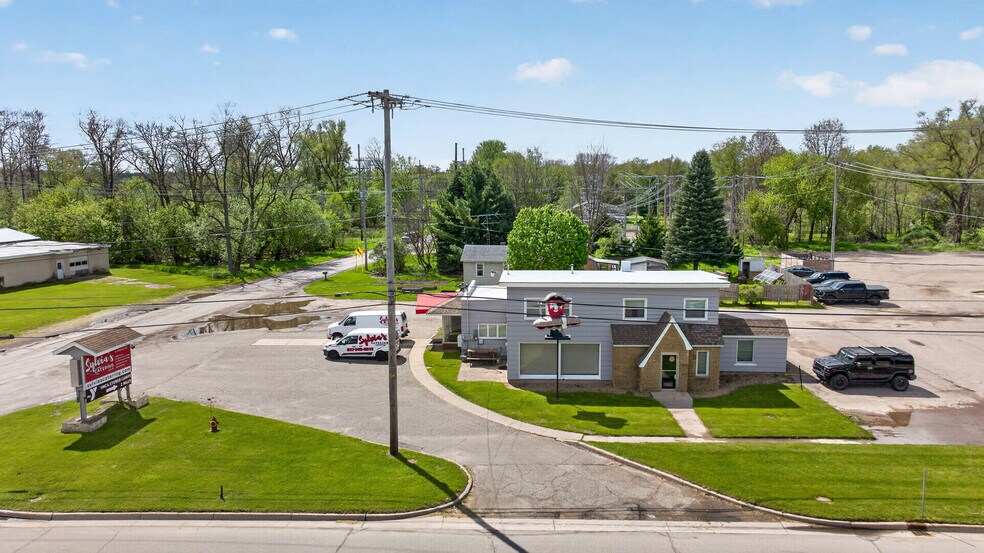 124 S Brooklyn Rd, Napoleon, MI à vendre - Photo du bâtiment - Image 2 de 59