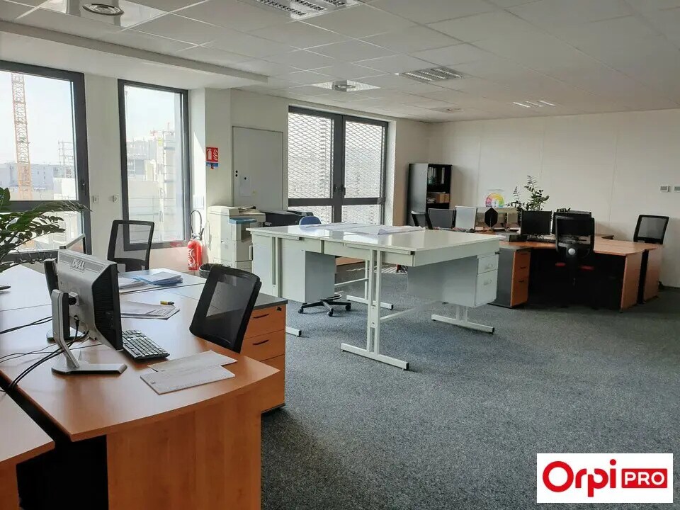Office in Vaulx-en-Velin for sale Interior Photo- Image 1 of 12