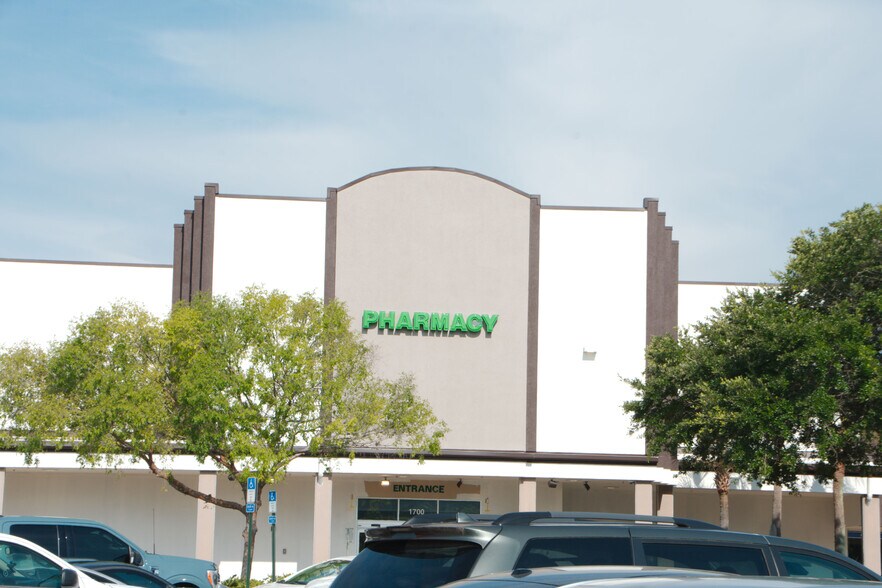 1700 N Monroe St, Tallahassee, FL à louer - Photo du bâtiment - Image 2 de 12