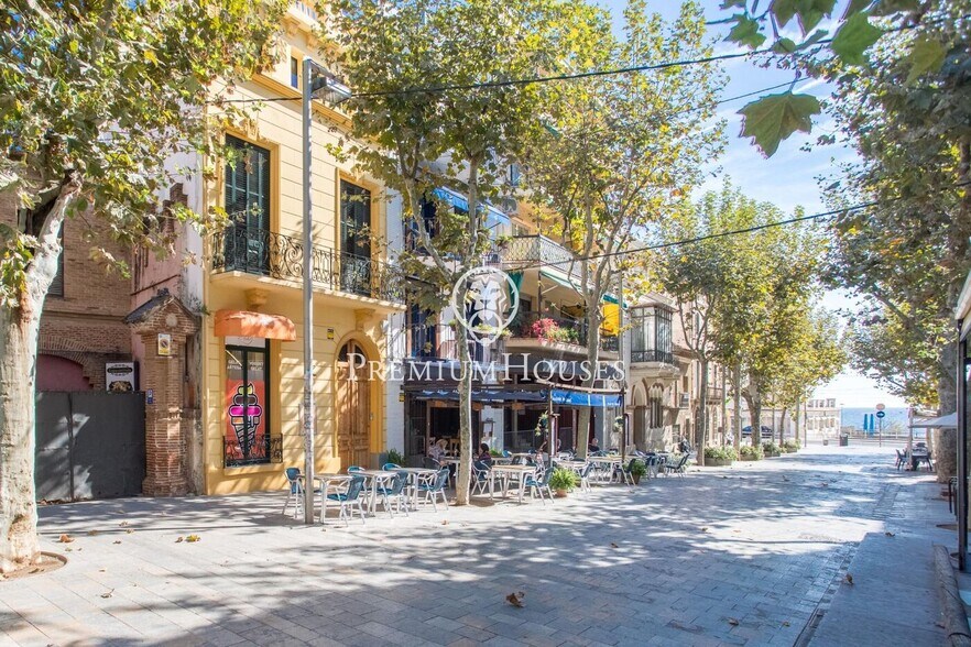 Multifamily in Canet de Mar, Barcelona for sale - Primary Photo - Image 1 of 39