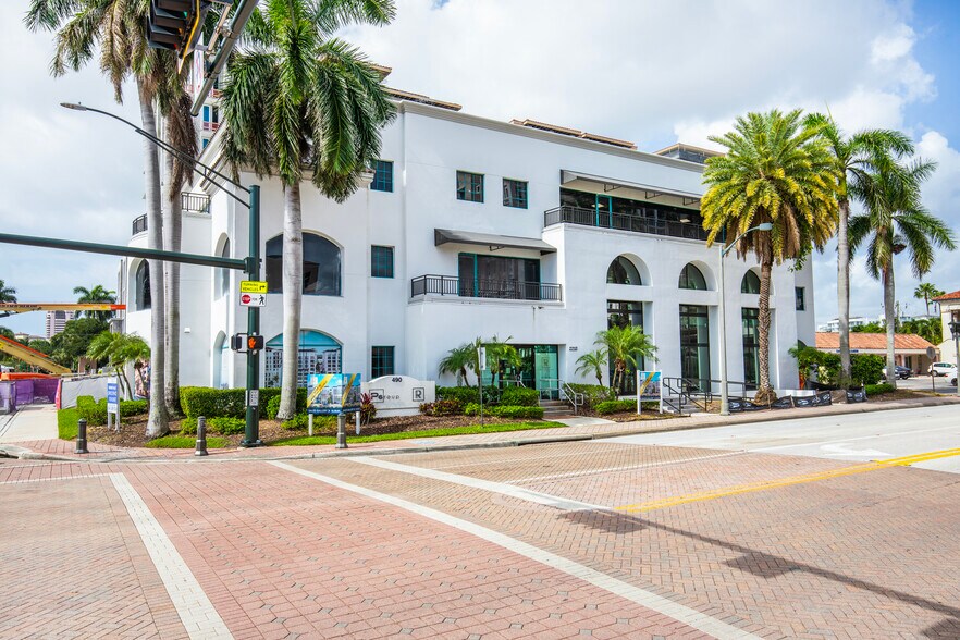 490 E Palmetto Park Rd, Boca Raton, FL à louer - Photo du bâtiment - Image 2 de 8