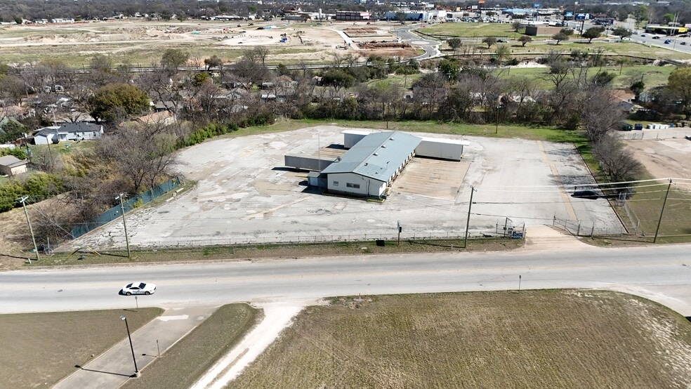 3230 Clay Ave, Waco, TX for sale - Building Photo - Image 2 of 14