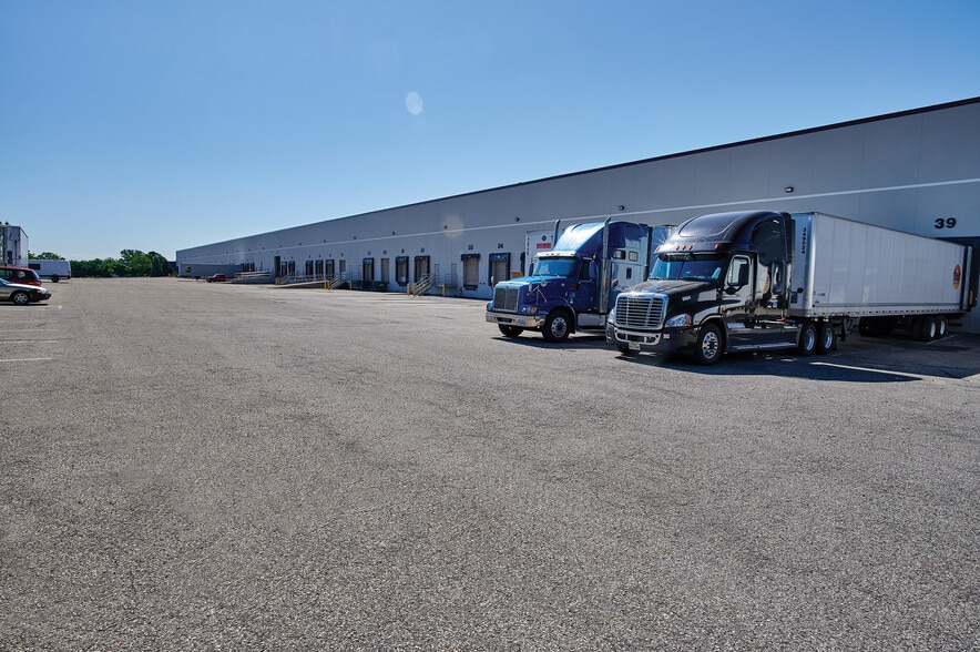 1245 Trapp Rd, Eagan, MN for lease - Building Photo - Image 2 of 8