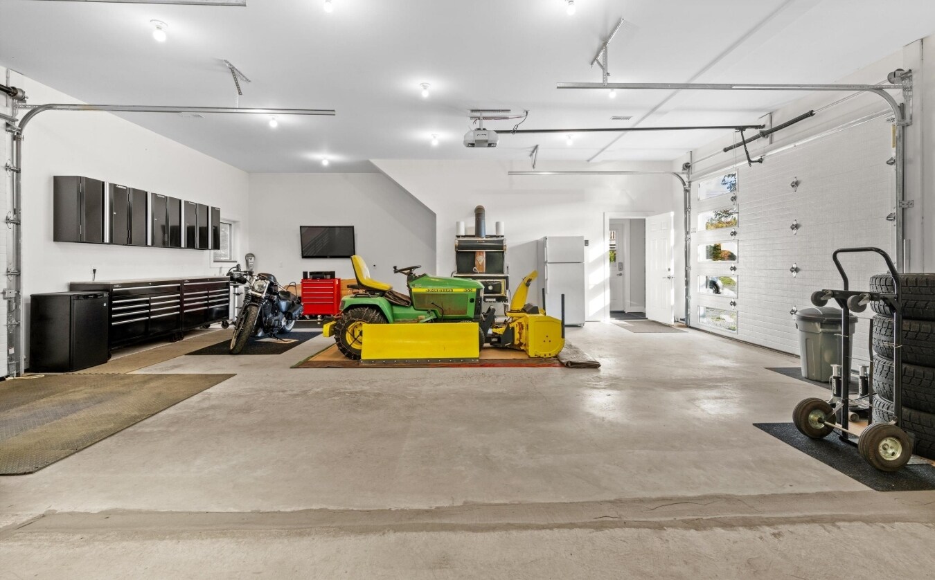 735 Terence Bay Rd, Terence Bay, NS for sale Building Photo- Image 1 of 1