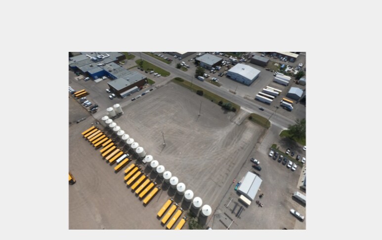 3205 20 Av S, Lethbridge, AB à vendre Aérien- Image 1 de 2