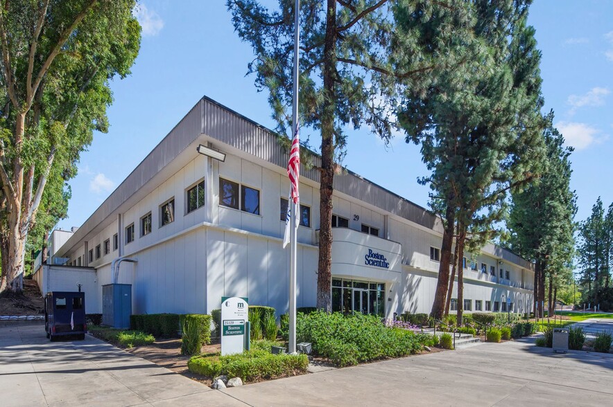 25128-25129 Rye Canyon Loop, Valencia, CA for lease - Building Photo - Image 3 of 8