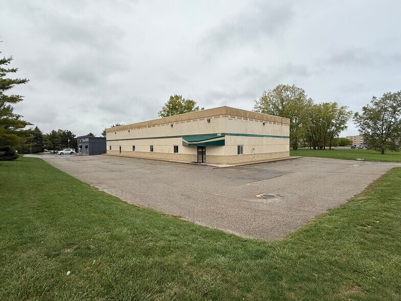 4501 Stauffer Ave SE, Grand Rapids, MI for sale - Building Photo - Image 1 of 9