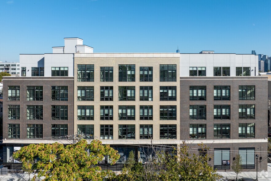 70 Central Ave, Jersey City, NJ à louer - Photo du bâtiment - Image 2 de 5