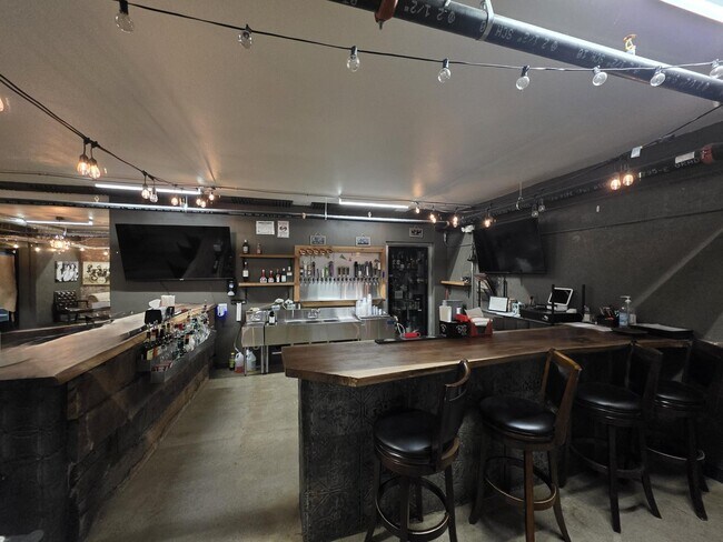 Plus de détails pour 127-133 E Market St, Sandusky, OH - Commerce de détail à louer