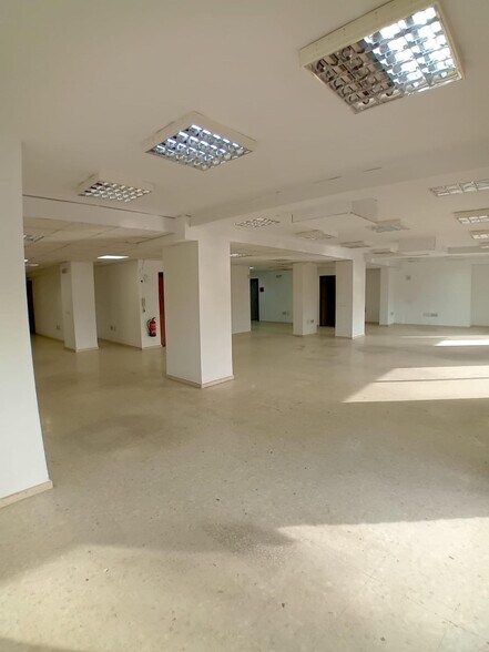 Bureau dans Córdoba, Córdoba à louer - Photo du bâtiment - Image 2 de 18