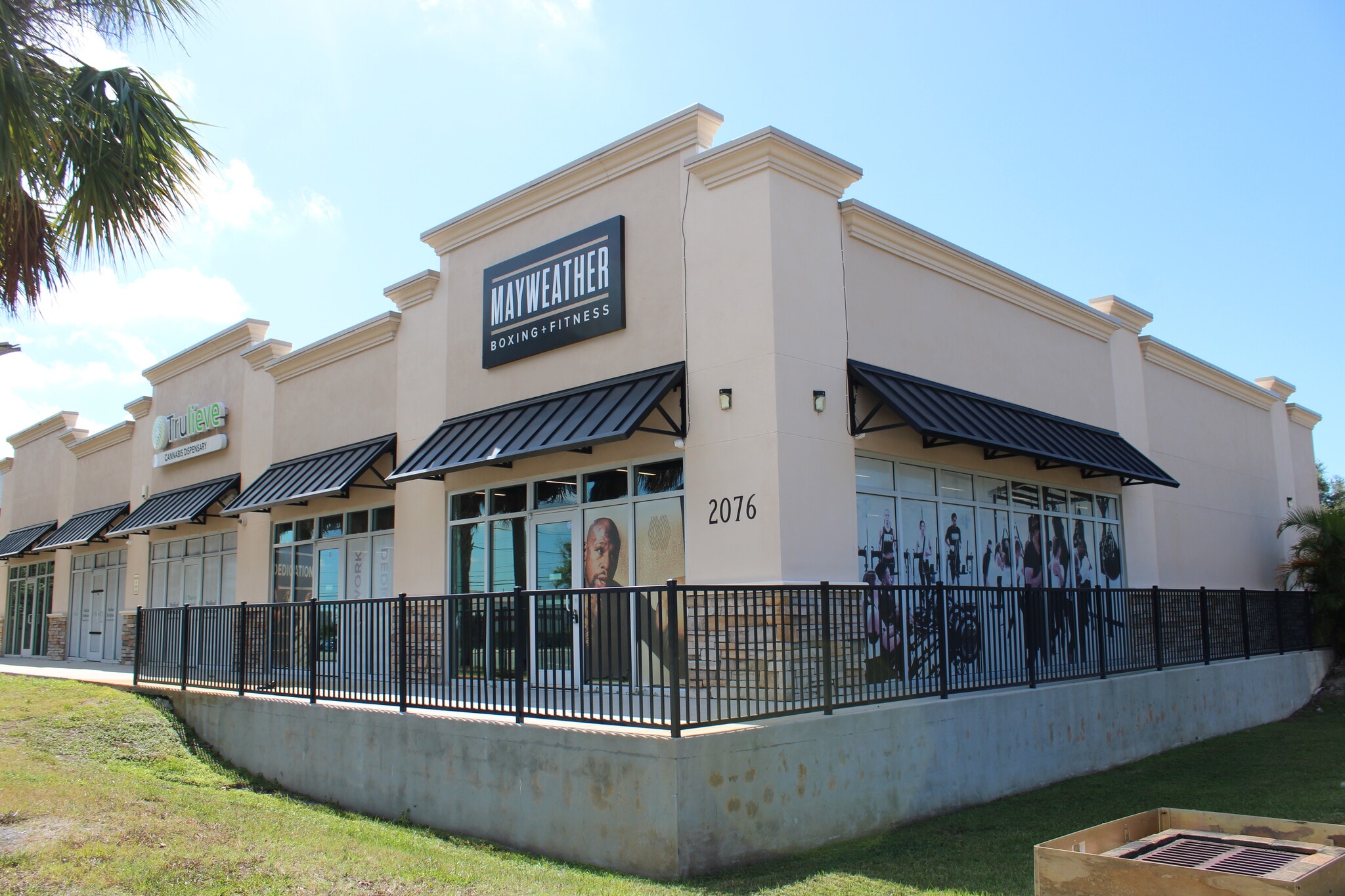 2076 Seminole Blvd, Largo, FL for lease Building Photo- Image 1 of 19