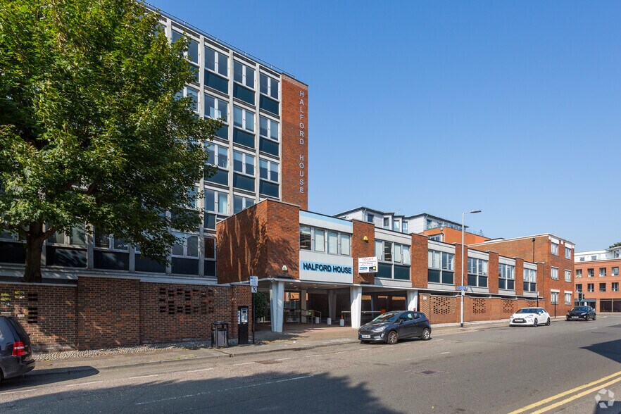 2 Coval Ln, Chelmsford à louer - Photo du bâtiment - Image 3 de 4