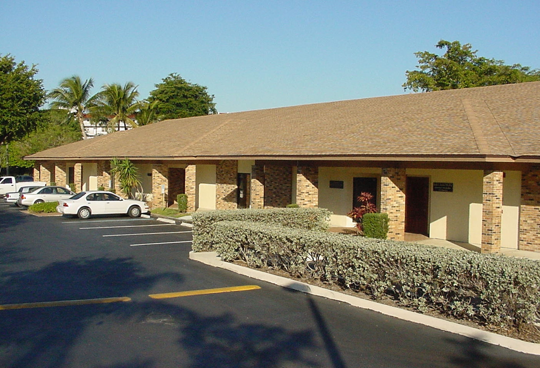 3898-3918 Via Poinciana Dr, Lake Worth, FL for lease Building Photo- Image 1 of 2