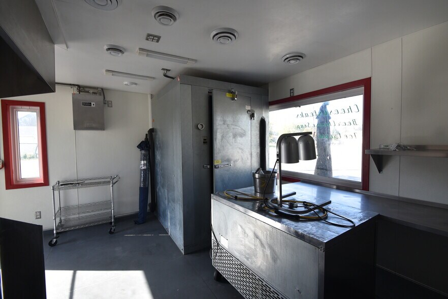 4 Center Ave W, Dilworth, MN à vendre - Photo du bâtiment - Image 2 de 20