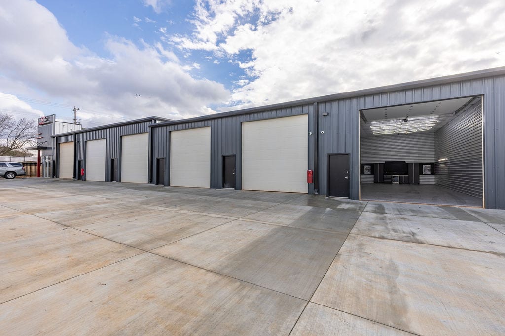 6034 Lanier Islands Pky, Buford, GA à vendre Photo principale- Image 1 de 16