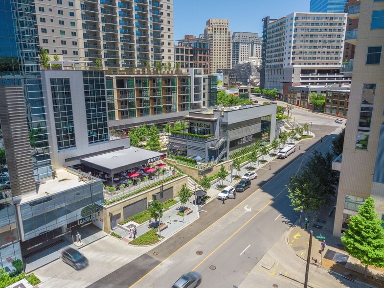 2300 N Field St, Dallas, TX for lease - Building Photo - Image 2 of 9