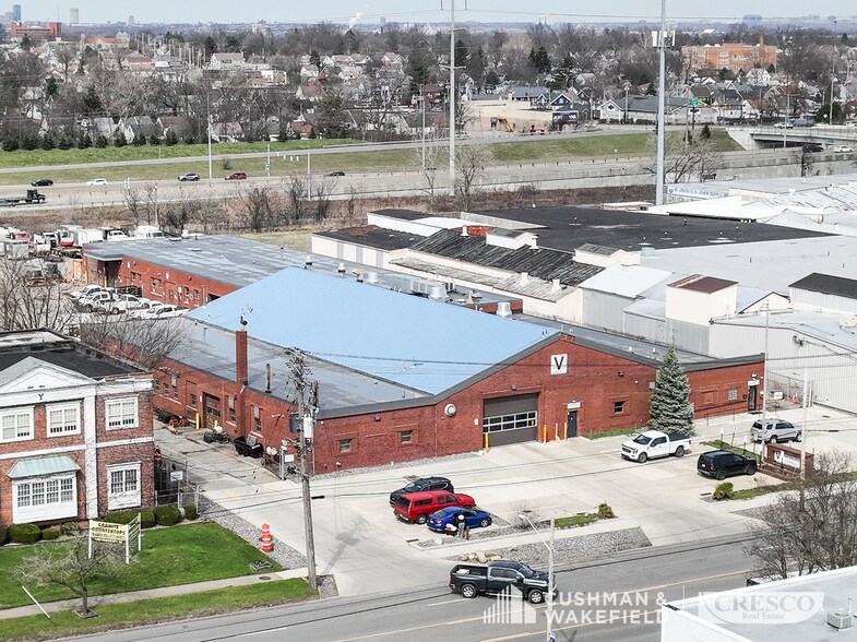 4000 Brookpark Rd, Cleveland, OH à louer - Photo du bâtiment - Image 2 de 7