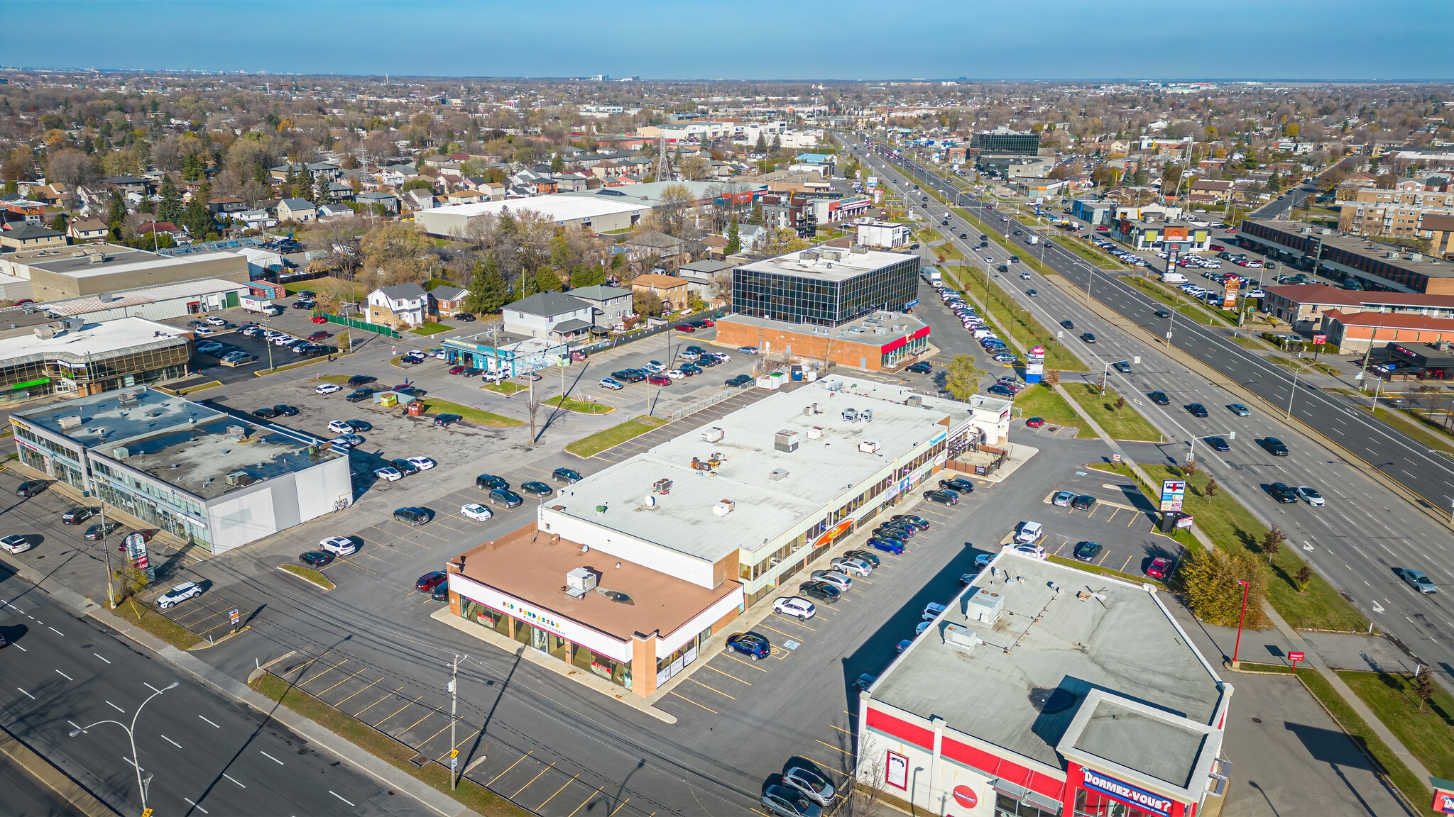 6400 Boul Taschereau, Brossard, QC for lease Primary Photo- Image 1 of 20