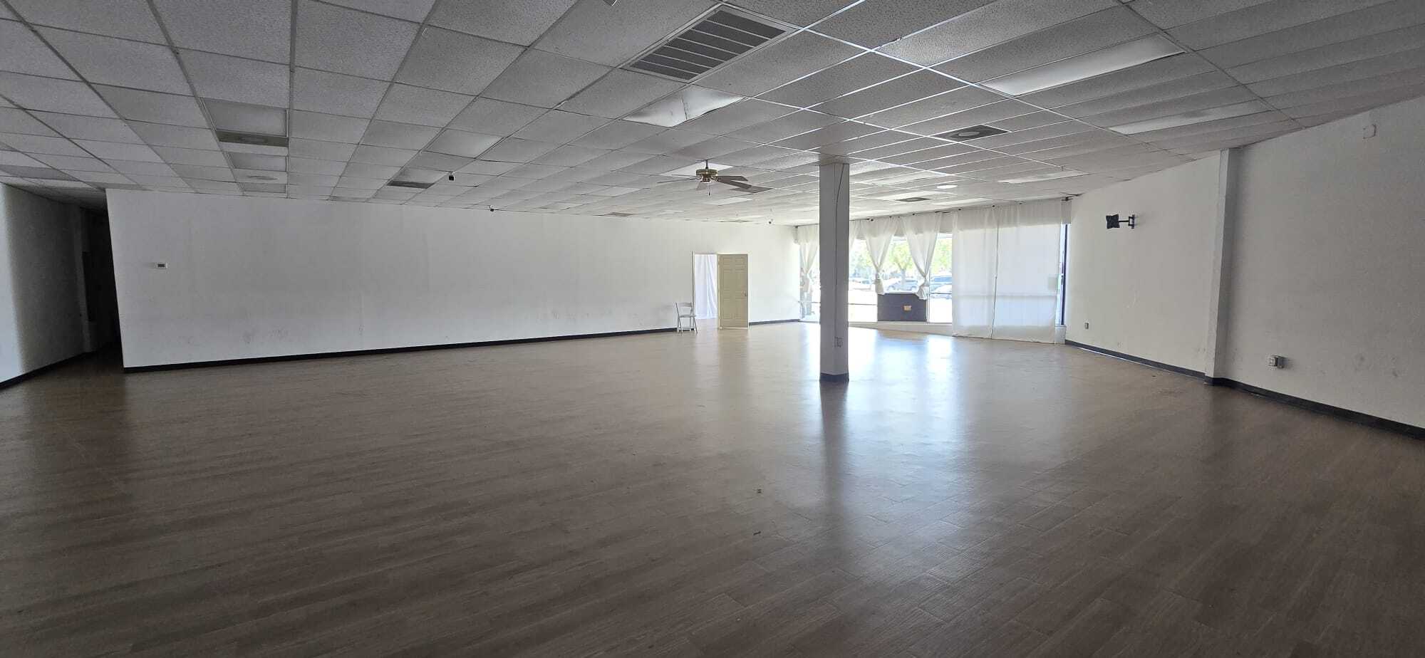 5014 E Busch Blvd, Tampa, FL for lease Interior Photo- Image 1 of 6