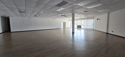 5014 E Busch Blvd, Tampa, FL for lease Interior Photo- Image 1 of 6