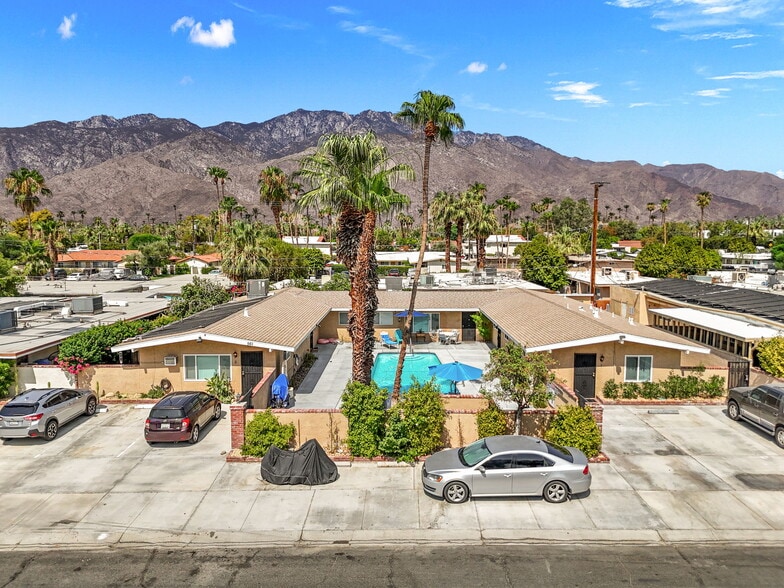 561 S Highland Dr, Palm Springs, CA for sale - Primary Photo - Image 1 of 72