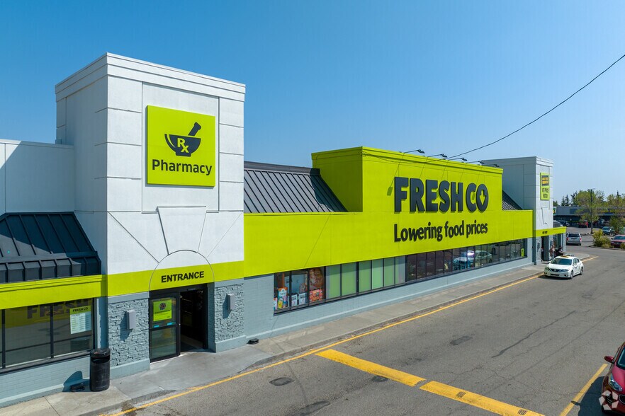 7740 18th St SE, Calgary, AB à vendre - Photo principale - Image 1 de 1