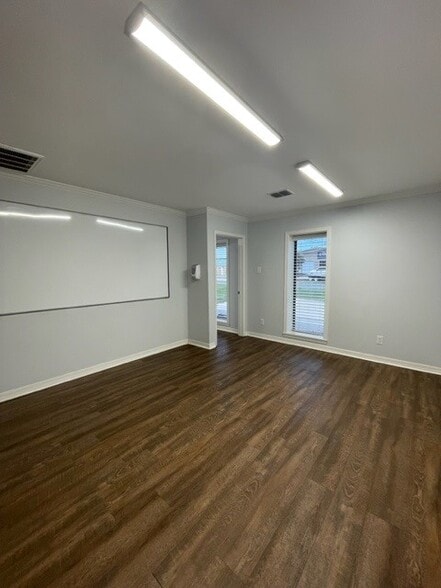 1310 Driftwood Dr, Bossier City, LA for lease - Interior Photo - Image 3 of 10