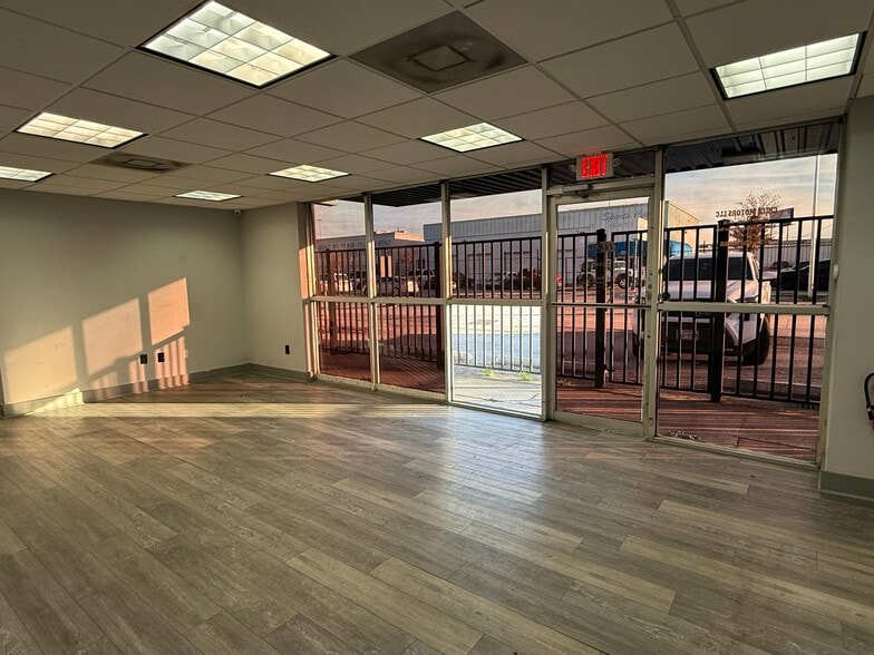 5710 Star Ln, Houston, TX à louer - Hall d’entrée - Image 2 de 22