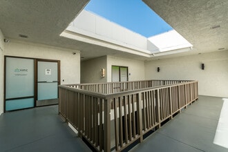 501 W Channel Islands Blvd, Port Hueneme, CA à louer Photo intérieure- Image 1 de 13