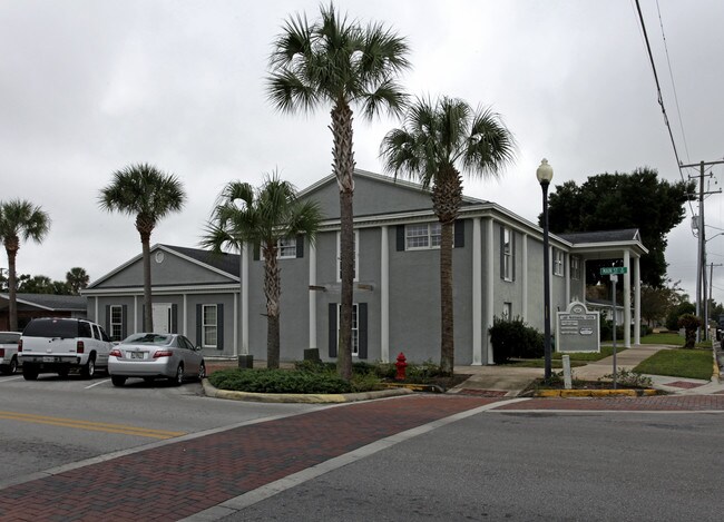 More details for 131 W Main St, Tavares, FL - Office for Sale
