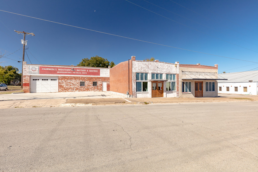 301 York Ave, Weatherford, TX à vendre - Photo du bâtiment - Image 1 de 1