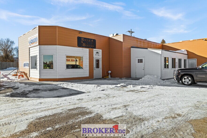120 E 3rd St, Lusk, WY à vendre - Photo du bâtiment - Image 2 de 26
