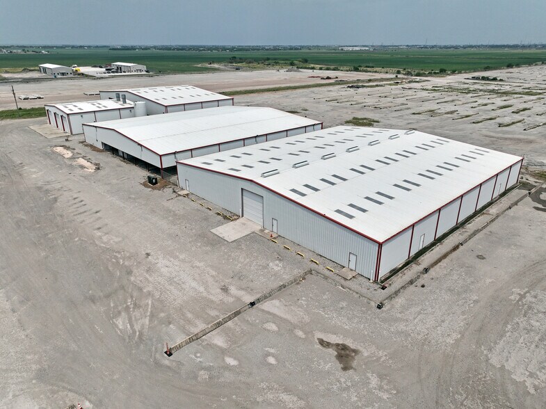 4599 US Highway 77, Robstown, TX à louer - Photo du bâtiment - Image 2 de 7