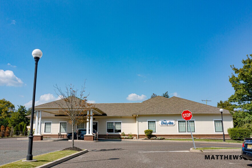 107 Trenton Rd, Browns Mills, NJ à vendre - Photo du bâtiment - Image 2 de 3