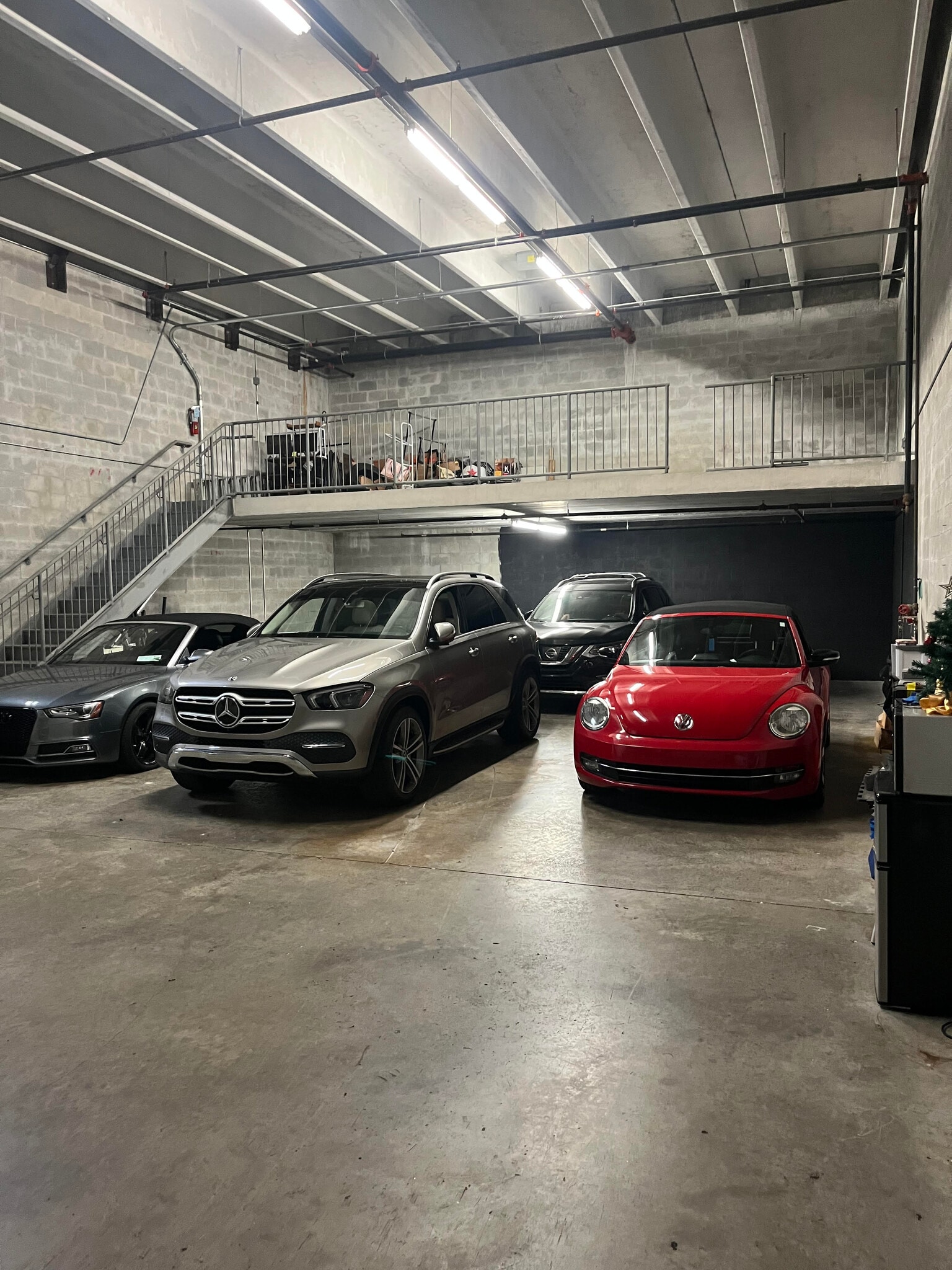 13850 SW 143rd Ct, Miami, FL for lease Interior Photo- Image 1 of 3