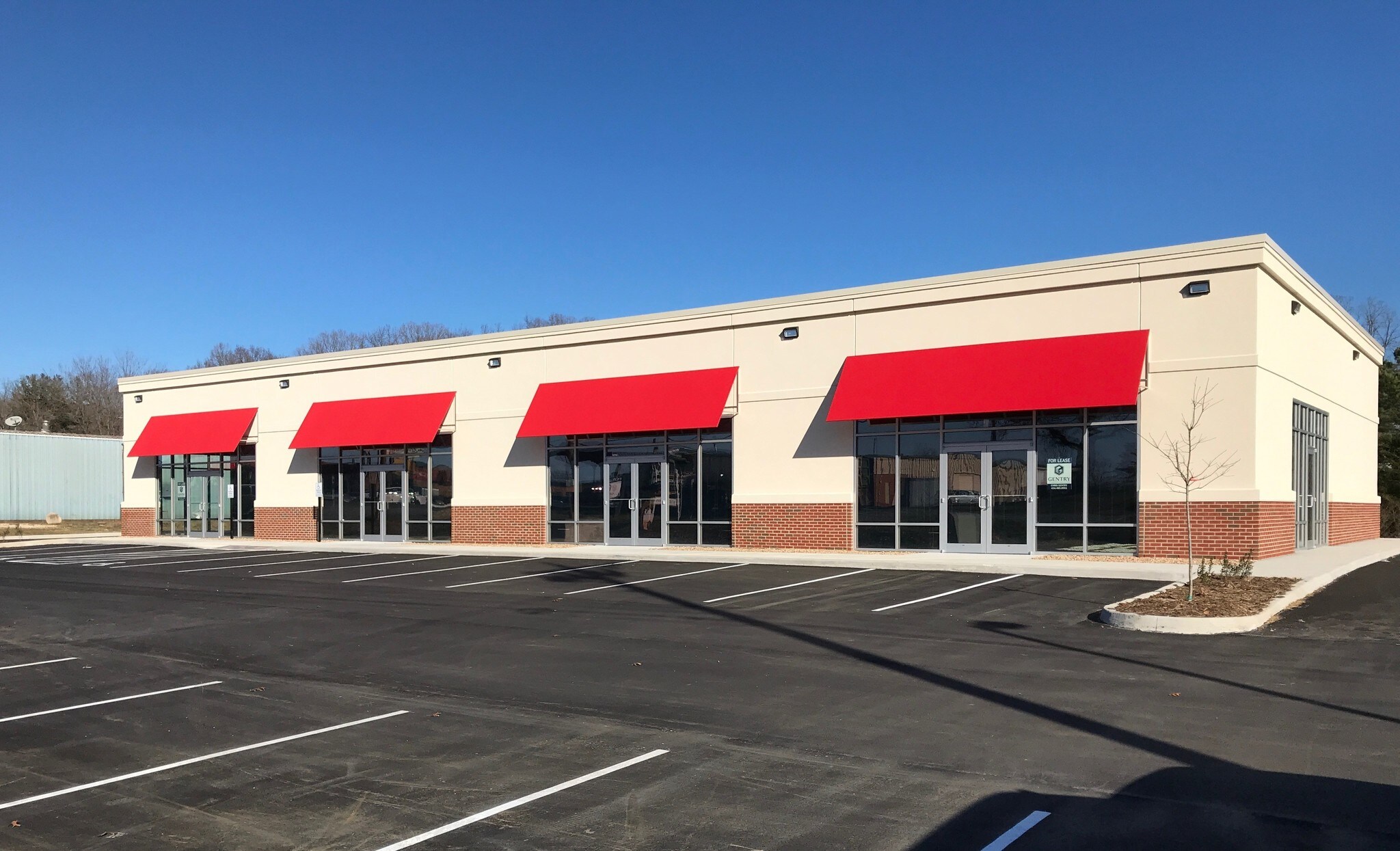 14339 Wards Rd, Lynchburg, VA à louer Photo du bâtiment- Image 1 de 2