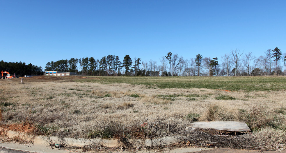 Parkview Dr, Henderson, NC à vendre - Photo principale - Image 1 de 1