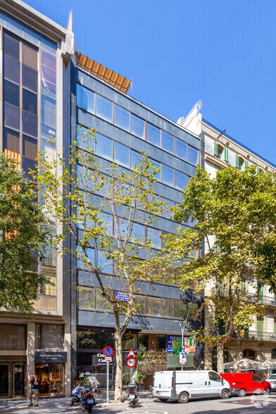 Office in Barcelona, Barcelona for lease - Primary Photo - Image 2 of 3