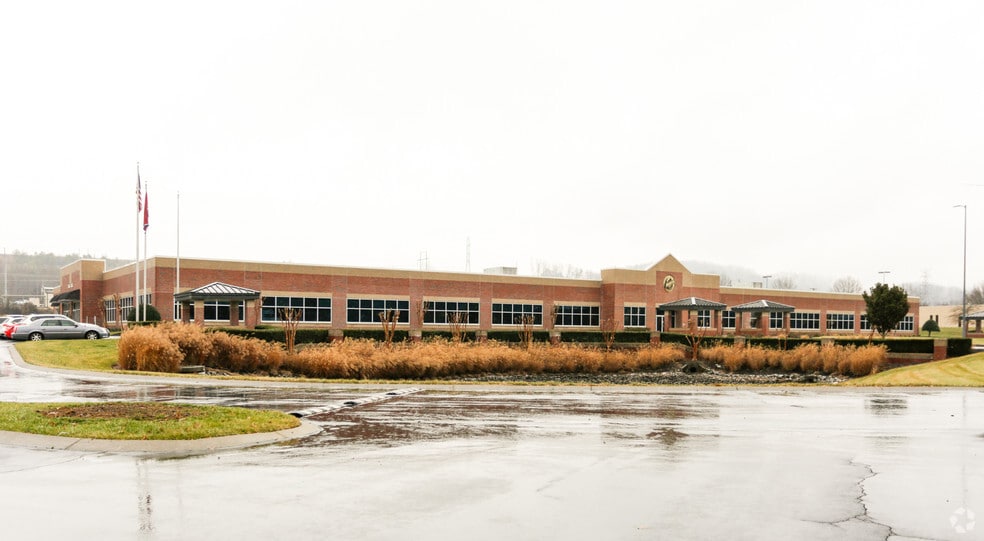 Union Park portfolio of 3 properties for sale on LoopNet.ca - Primary Photo - Image 1 of 8