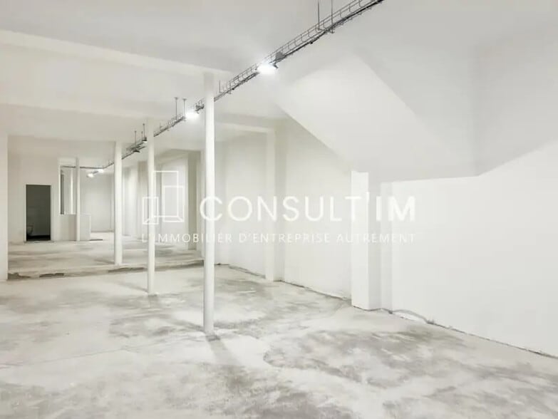 58 Rue De Paradis, Paris for lease - Building Photo - Image 2 of 5