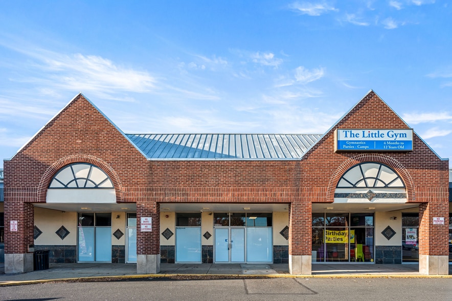 8919 New Falls Rd, Levittown, PA for lease - Primary Photo - Image 1 of 12