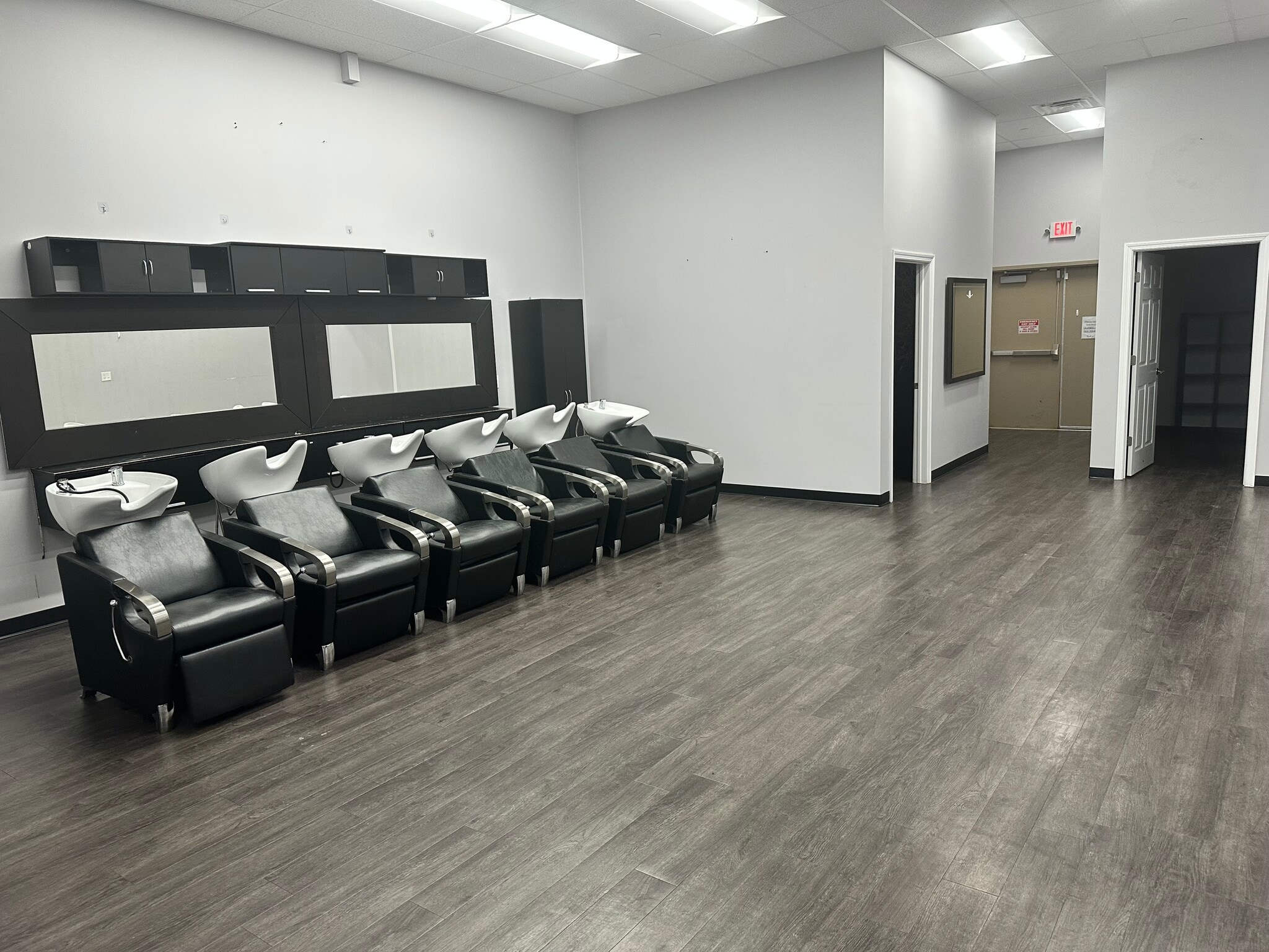 224 Berlin Tpke, Berlin, CT for lease Interior Photo- Image 1 of 5